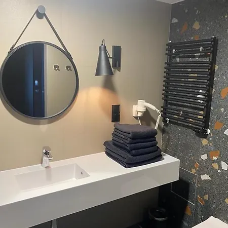 Zlota Perla Czarna Gora Siena